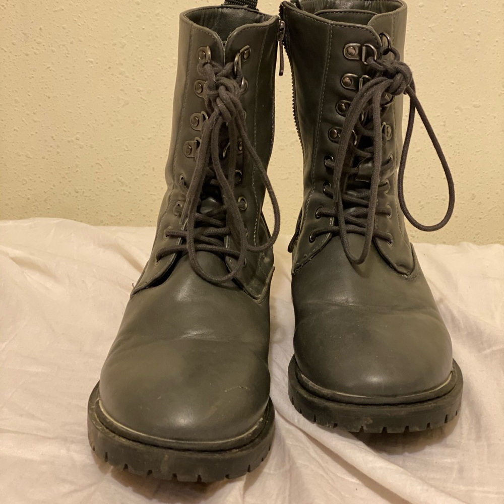 Torrid boots size 10